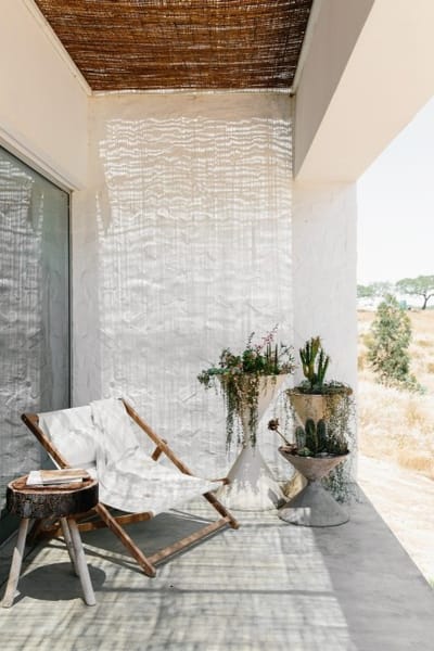 Casa da Volta — Contemporary Walled Villa with Courtyards & Exceptional Natural Light