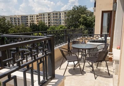 Beachfront Bliss-1BR Sea View Flat in Golden Sands