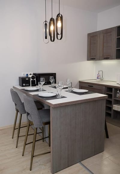 Moonlight Terrace – Panoramic Views, Luxe Comfort