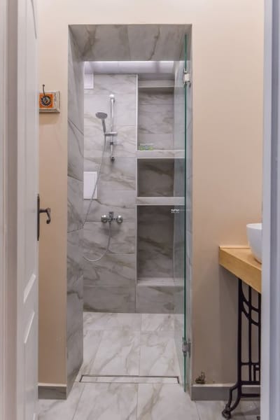 Spacious vintage 2BR, 2bath apartment