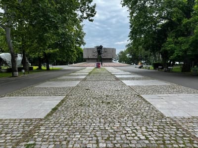 Lovely 1BD Flat near the Sea Garden