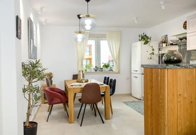 Stylish Flat with Balcony & City Views–Briz, Varna