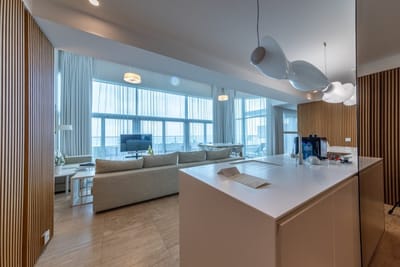 Corner Penthouses: Sunset & Sunrise in The Flamingo Grand Hotel