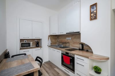 Central 1BD Next to Womens Market and Sofia's Gems