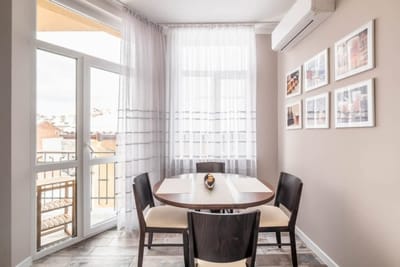 New 1930s quiet central apartment w/AC - 2 bedroom