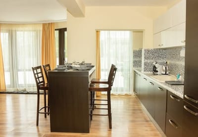 Cozy 1BD Apartment with a Spacious Terrace