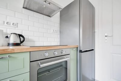 Scandinavian Charm - Central 1BD with Desk