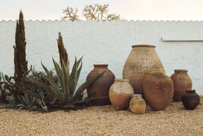 Casa da Volta — Contemporary Walled Villa with Courtyards & Exceptional Natural Light