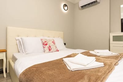 Central Apartments with Garden view - Apt No. 6