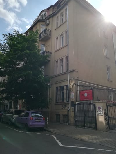 Office in an old building (1938) that is a cultural monument. Size 160 sq. m. No bathroom. No elevator, 4-th floor; 5 rooms; 2 small balconies.