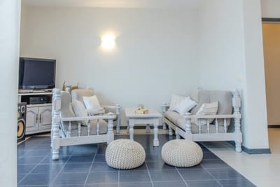 Lovely 3BD flat with Parking and Sea View